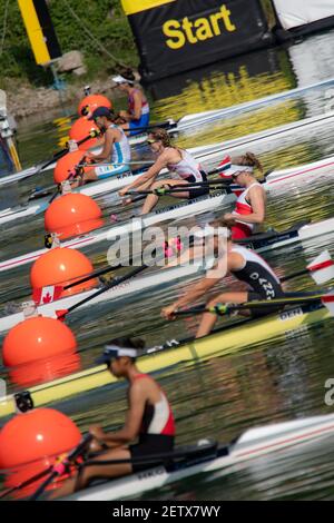 Linz, Österreich, Dienstag, 27th. Aug 2019, FISA-Ruderweltmeisterschaft, Regatta, CAN LW1X, Ellen GLEADOW, Umzug, Von Anfang an Ponton, in ihrem Repechage, [Pflichtkredit; Peter SPURRIER/Intersport Images] 10:56:01 27.08.19 Stockfoto