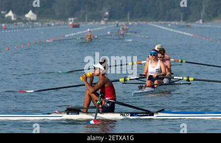 Linz, Österreich, Dienstag, 27th. Aug 2019, FISA World Ruder Championship, Regatta, NED W1X, Laila YOUSSIFOU, nimmt einen Drink während ihrer Trainingseinheit, [Pflichtnachweis; Peter SPURRIER/Intersport Images] 08:34:35 27.08.19 Stockfoto