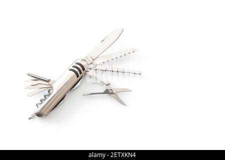 Silberne Tasche, Multifunktions-schweizer Armee Taschenmesser Werkzeug auf weißem Hintergrund, Camping-Tools, close-up. Stockfoto