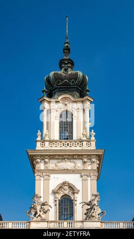 Turm im zentralen Teil des Festetics Palace, Barockstil, in Keszthely, Balaton-Bereich, Zentral Transdanubien, Ungarn, Mitteleuropa Stockfoto