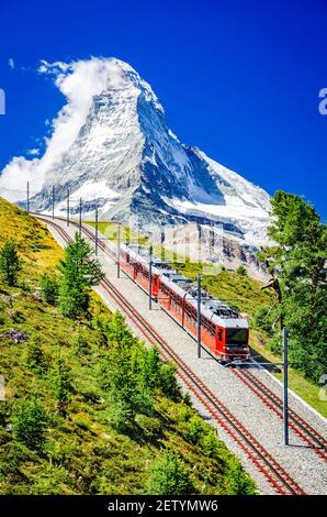 Matterhorn, Schweiz. Gornergratbahn Langspurbahn führt das berühmte Zermatt hinauf zum Gornergrat belleview. Stockfoto