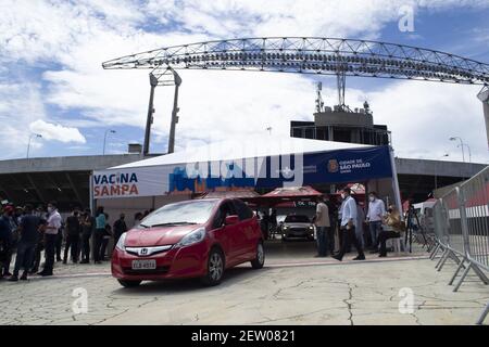 Sao Paulo, Sao Paulo, Brasilien. März 2021, 2nd. (INT) Gouverneur von Sao Paulo besucht Drive-Thru COVID-19 Impfzentrum . 2. März 2021, Sao Paulo, Brasilien: Der Gouverneur von Sao Paulo, Joao Doria, war in einem Drive-Thru-Impfzentrum COVID-19 im Morumbi-Stadion in Sao Paulo, mit der Anwesenheit des Präsidenten des Fußballteams von Sao Paulo, Julio Casares und des kommunalen Gesundheitsministers Edson Aparecido. Kredit: Leco Viana Fotos Kredit: Leco Viana/TheNEWS2/ZUMA Wire/Alamy Live Nachrichten Stockfoto