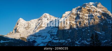 Blick von Mürren, einem Dorf in der Schweiz auf die Berge Jungfrau, Mönch und Eiger Stockfoto