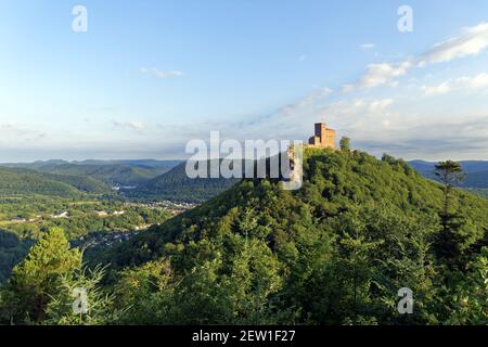 Deutschland, Rheinland Pfalz, Wasgau, Pfälzerwald, Annweiler, Schloss Trifels Stockfoto