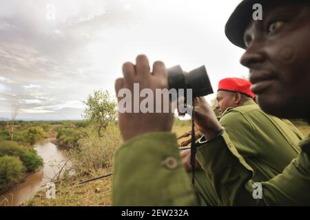 Tansania, Manyara Ranch, WMA (Wildlife Management Area), Rangers Bewachung Wildtiere sind oft Maasai, einige tragen die traditionelle runde Marke auf der Wange Stockfoto