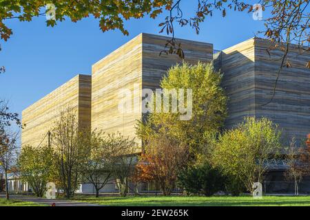 Frankreich, Isere, Saint Martin d'Heres, das neue Gebäude des Departementsarchivs von Isere, entworfen vom Architekten Jean-Philippe Charon aus Grenoble und fertiggestellt im November 2020 Stockfoto