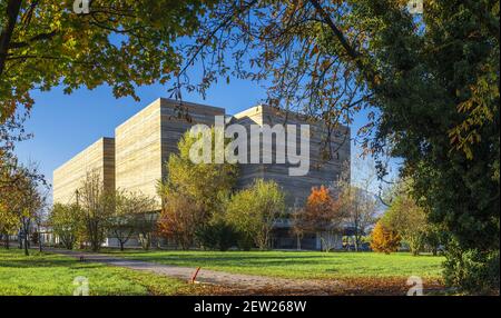 Frankreich, Isere, Saint Martin d'Heres, das neue Gebäude des Departementsarchivs von Isere, entworfen vom Architekten Jean-Philippe Charon aus Grenoble und fertiggestellt im November 2020 Stockfoto