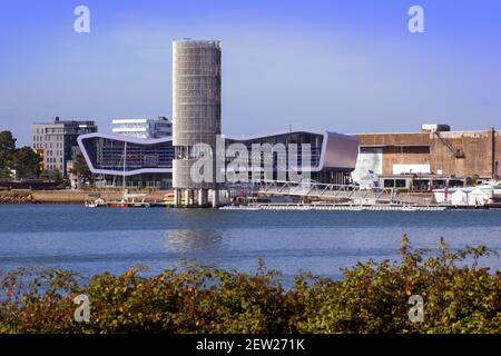 Frankreich, Morbihan (56), Lorient, Cité de la Voile Éric Tabarly, conçue par l'architecte Jacques Ferrier Stockfoto