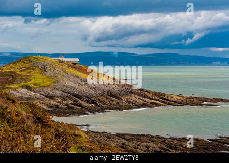 Stürmischer Himmel über Limeslade Bay in der Nähe der Mumbles auf der südostküste der Gower Halbinsel bei Swansea in Südwales, Großbritannien Stockfoto