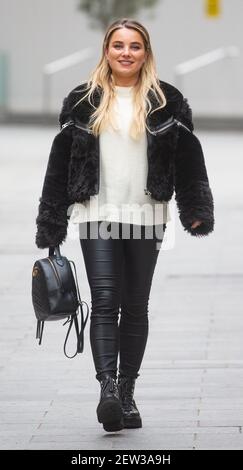 London, Großbritannien. März 2021, 2nd. Fernsehmoderator und Radiomoderator Sian Welby verlässt die Global Radio Studios in London. Kredit: Mark Thomas/Alamy Live Nachrichten Stockfoto