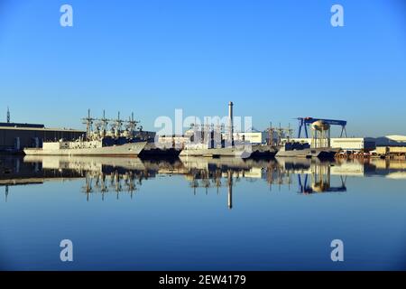 Stillgelegte USN-Schiffe an der Andockseite in Philadelphia Stockfoto