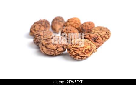 Samen oder Steine Ziziphus jujuba, allgemein Jujube genannt. Isoliert auf Weiß Stockfoto