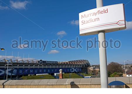 Murrayfield Stadium Straßenbahnhaltestelle mit Blick auf Murrayfield Rugby Stadium, Edinburgh, Schottland Stockfoto