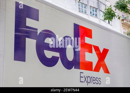 Valencia, Spanien. März 2021, 1st. FedEx Logo auf einem ihrer Lieferwagen zu sehen. Kredit: Xisco Navarro Pardo/SOPA Images/ZUMA Wire/Alamy Live Nachrichten Stockfoto