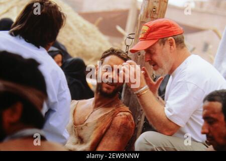 Russell Crowe, Director Ridley Scott, 'Gladiator' (2000) DreamWorks Pictures . Quelle: Jaap Buitendijk/DreamWorks Pictures /The Hollywood Archive - Aktenzeichen # 34082-691THA Stockfoto