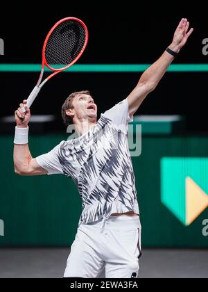 ROTTERDAM, NIEDERLANDE - 2. MÄRZ: Egor Gerasimov von Weißrussland während seines Spiels gegen Stefanos Tsitsipas von Griechenland während des ABN AMRO World Tennis Tournament 48e in Rotterdam Ahoy am 2. März 2021 in Rotterdam, Niederlande (Foto: Henk Seppen/Orange Pictures) Stockfoto