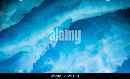 Blaues Eis auf dem Athabasca Glacier, Jasper National Park, Alberta, Kanada Stockfoto