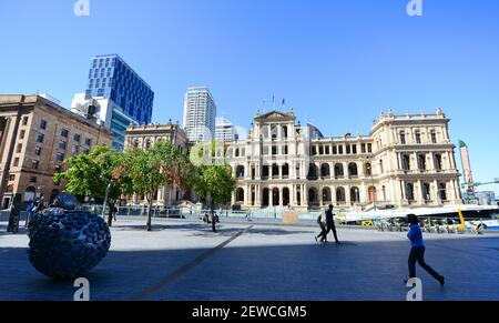 Moderne neue Gebäude entlang alter Gebäude in Brisbane, Australien. Stockfoto