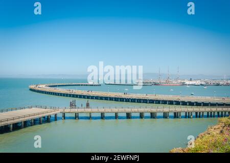 San Francisco, CA, USA - 24. Juni 2015: Sonniger Tag auf Pier und Marina in San Francisco City. Stockfoto