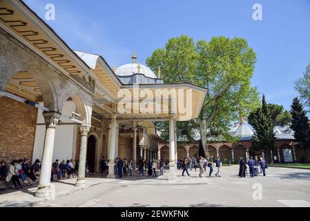 Istanbul, Türkei - 5. Mai 2017: Topkapi - der Hauptpalast des Osmanischen Reiches bis zur Mitte des 19. Jahrhunderts. Stockfoto