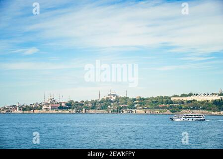 Blick vom Meer auf Hagia Sofia und das Blaue Moschee Stockfoto