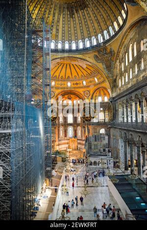 Istanbul, Türkei - 5. Mai 2017: Die Hagia Sophia war eine griechisch-orthodoxe christliche Patriarchalbasilika, später eine kaiserliche Moschee und heute ein Museum. Stockfoto