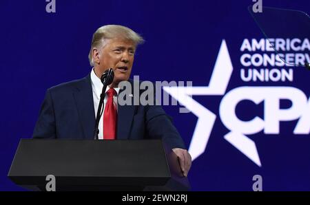 Orlando, Florida, USA. Februar 2021, 28th. Der ehemalige Präsident Donald Trump spricht bei der Conservative Political Action Conference (CPAC) 2021 im Hyatt Regency an die Teilnehmer. Die viertägige Versammlung der Konservativen, in der Regel in der Washington, DC-Bereich statt, wurde nach Florida in diesem Jahr, wo Gov. Ron DeSantis hat weniger COVID-19-Beschränkungen auferlegt. Kredit: Paul Hennessy/SOPA Images/ZUMA Wire/Alamy Live Nachrichten Stockfoto