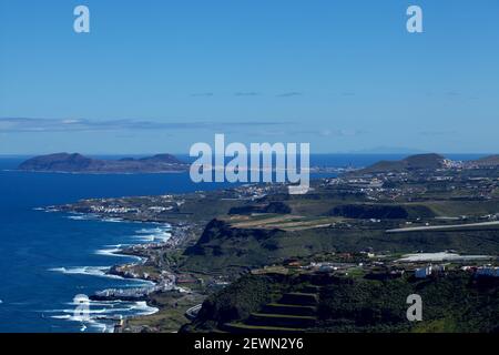 Gran Canaria, nördlich der Insel, Blick von der archäologischen Stätte Tagoror de Gallego in Santa Maria de Guia Gemeinde in Richtung Las Palmas a Stockfoto