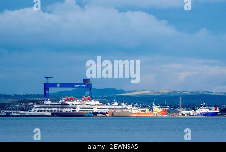 Fred Olsen Kreuzfahrtschiffe liessen während der Coronavirus-Pandemie im Hafen von Rosyth, Fife Schottland, liegen. Stockfoto