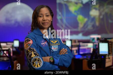 HOUSTON, TX, USA - 17. September 2020 - NASA-Astronautin Stephanie Wilson posiert für ein Porträt, Donnerstag, 17. September 2020, im Blue Flight Control Room Stockfoto