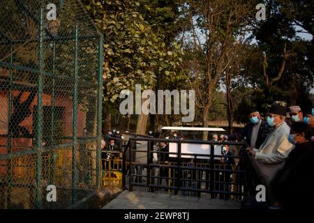 Lalitpur, Nepal. März 2021, 3rd. Premierminister KP Sharma Oli beobachtet am 3. März 2021 am Weltnaturschutztag in Lalitpur, Nepal, Tiere im Central Zoo. Kredit: Skanda Gautam/ZUMA Wire/Alamy Live Nachrichten Stockfoto