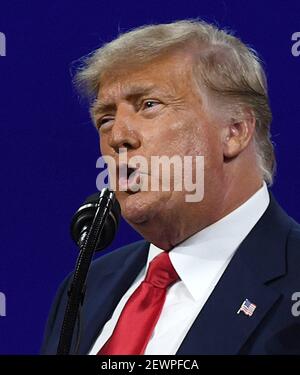 Orlando, Usa. Februar 2021, 28th. Der ehemalige Präsident Donald Trump spricht bei der Conservative Political Action Conference (CPAC) 2021 im Hyatt Regency an die Teilnehmer. Die viertägige Versammlung der Konservativen, in der Regel in der Washington, DC-Bereich statt, wurde nach Florida in diesem Jahr, wo Gov. Ron DeSantis hat weniger COVID-19-Beschränkungen auferlegt. Kredit: SOPA Images Limited/Alamy Live Nachrichten Stockfoto