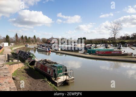 Alvecote Marina, Coventry Kanal in der Nähe von Tamworth, Staffordshire. Stockfoto