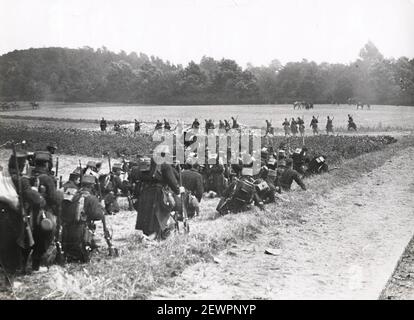Vintage World war One Foto - WWI: Belgische Soldaten im Feld Stockfoto