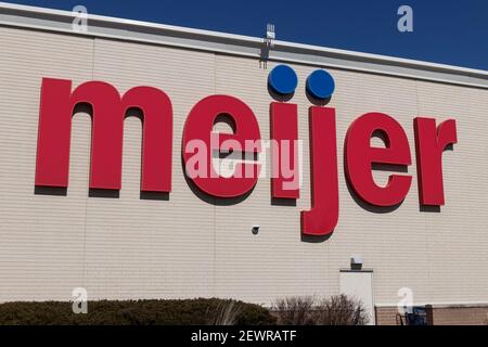 Whitestown - Circa März 2021: Meijer Retail Location. Meijer ist ein großer Supercenter-Einzelhändler mit über 200 Standorten. Stockfoto