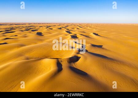 Luftaufnahme der Sanddünen in der Tenere Wüste, Sahara, Niger, Afrika Stockfoto