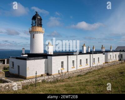 Leuchtturm Dunnet Head an einem sonnigen Tag, Caithness, Schottland, Großbritannien Stockfoto