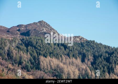 Loch Katrine liegt im Herzen der romantischen Trossachs von Schottland. Stockfoto