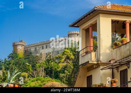 Die Burg Orsini Odescalchi am Bracciano-See, erbaut im 15th. Jahrhundert, Rom, Latium, Italien. Stockfoto