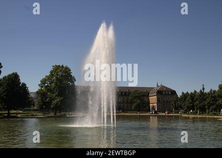 Deutschland wunderbares Buchdesign Kalender Designhintergrund mit mystischer Romantik Stuttgarter Oper Schlossplatz Hauptbahnhof Oper Schloss Schloss Schloss Stockfoto