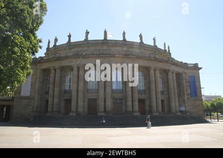 Deutschland wunderbares Buchdesign Kalender Designhintergrund mit mystischer Romantik Stuttgarter Oper Schlossplatz Hauptbahnhof Oper Schloss Schloss Schloss Stockfoto