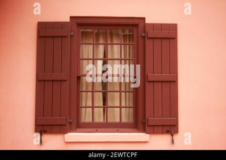 Außenwand und Fenster des historischen St. Augustine, FL, USA Stockfoto