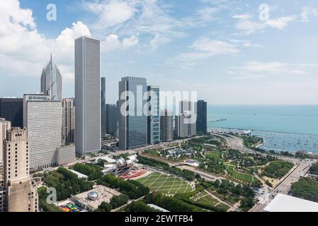 Luftaufnahme von Millennium Park und Lake Michigan Stockfoto