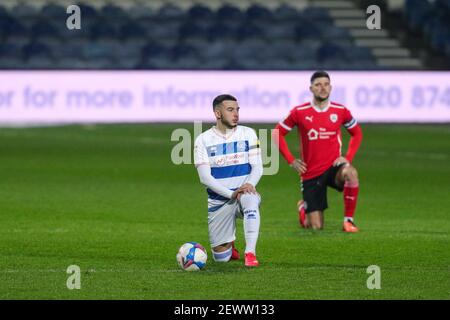 LONDON, ENGLAND. MÄRZ 3RD. QPRs Ilias Chair setzt sich während des Sky Bet Championship-Spiels zwischen Queens Park Rangers und Barnsley im Loftus Road Stadium, London, am Mittwoch, 3rd. März 2021 ins Knie. (Kredit: Ian Randall, Mi News) Kredit: MI Nachrichten & Sport /Alamy Live Nachrichten Stockfoto