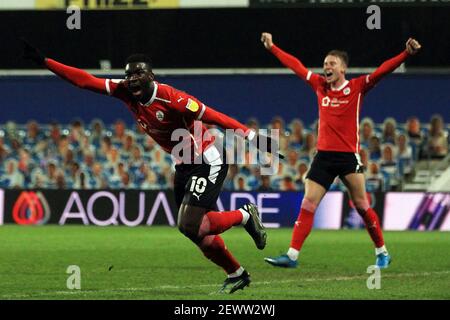 London, Großbritannien. März 2021, 03rd. Daryl Dyke von Barnsley (L) feiert Scoring seiner Teams erstes Tor. EFL Skybet Championship Match, Queens Park Rangers gegen Barnsley im Kiyan Prince Foundation Stadium, Loftus Road in London am Mittwoch, 3rd. März 2021. Dieses Bild darf nur für redaktionelle Zwecke verwendet werden. Nur redaktionelle Verwendung, Lizenz für kommerzielle Nutzung erforderlich. Keine Verwendung in Wetten, Spiele oder ein einzelner Club / Liga / Spieler Publikationen. PIC von Steffan Bowen / Andrew Orchard Sport Fotografie / Alamy Live News Kredit: Andrew Orchard Sport Fotografie / Alamy Live News Stockfoto