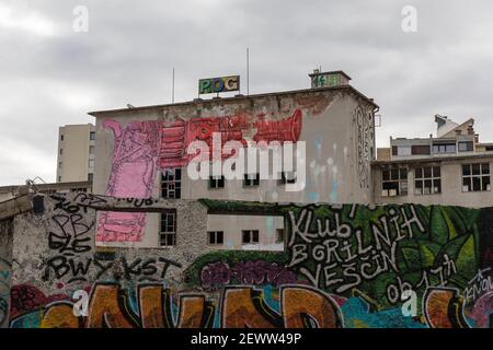 Verlassene ehemalige Fahrradfabrik Rog in Ljubljana, Slowenien Stockfoto