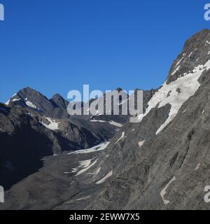 Müller-Gletscher und zerklüftete Berge. Stockfoto