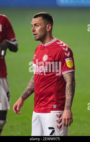 Bristol, Großbritannien. März 2021, 03rd. Jack Hunt von Bristol City schaut auf. EFL Skybet Championship match, Bristol City gegen AFC Bournemouth im Ashton Gate Stadium in Bristol, Avon am Mittwoch, 3rd. März 2021. Dieses Bild darf nur für redaktionelle Zwecke verwendet werden. Nur redaktionelle Verwendung, Lizenz für kommerzielle Nutzung erforderlich. Keine Verwendung in Wetten, Spiele oder ein einzelner Club / Liga / Spieler Publikationen. PIC von Lewis Mitchell / Andrew Orchard Sport Fotografie / Alamy Live News Kredit: Andrew Orchard Sport Fotografie / Alamy Live News Stockfoto