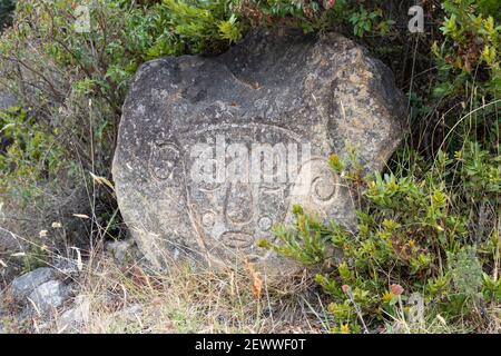 Geheimnisvolle Skulptur auf dem Pfad Páramo de Ocetá, Monguí, Kolumbien Stockfoto