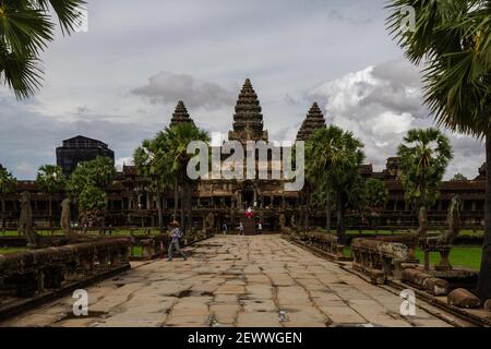 Angkor Wat, Kambodscha - 23. Juni 2016: Einer der ruinierten Tempel von Angkor Wat. Stockfoto